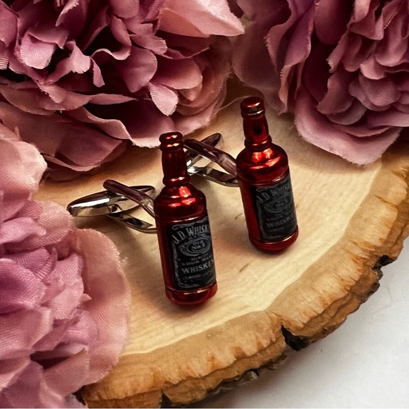 Unique Jack Daniels Whiskey Bottle Cufflinks - Picture 6 of 16